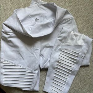 ALO Yoga Ribbed White Leggings
